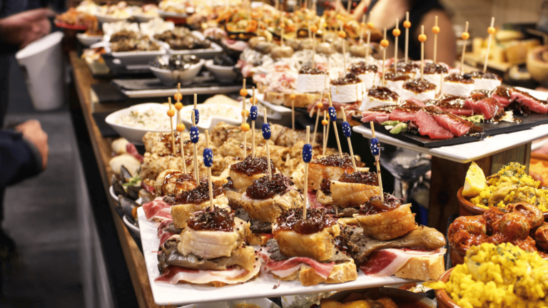 Foto van een tapasbuffet