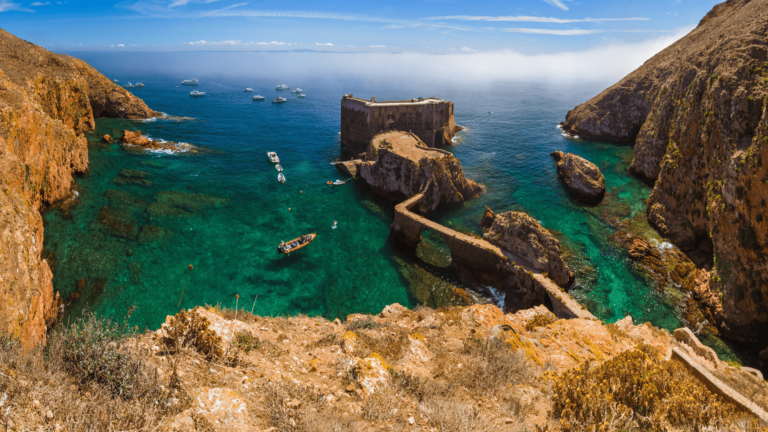 Foto van een fort op de Berlengas-eilanden, een van de mooiste plekken in Portugal
