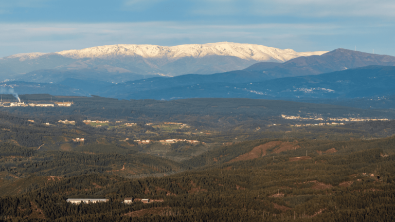 Foto van de bergketen Serra da Estrela in Portugal