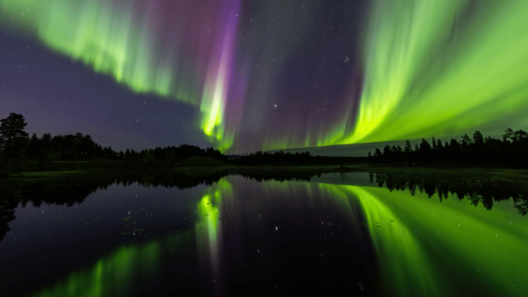 Het noorderlicht over Kiruna, Zweden