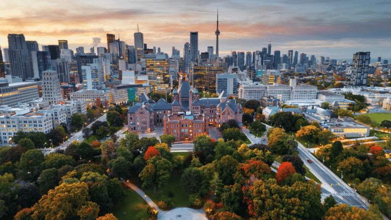 Skyline van Toronto bij zonsopgang