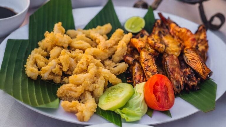 Indo Gegrilde zeevruchten; een heerlijke maaltijd op Bali