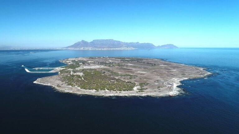 Luchtfoto van Robbeneiland voor de kust van Kaapstad