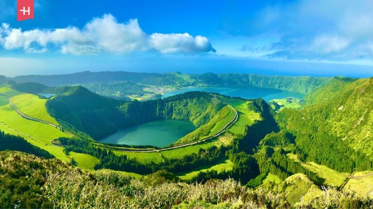 Zicht op de Sete Cidades op het eiland São Miguel op de Azoren