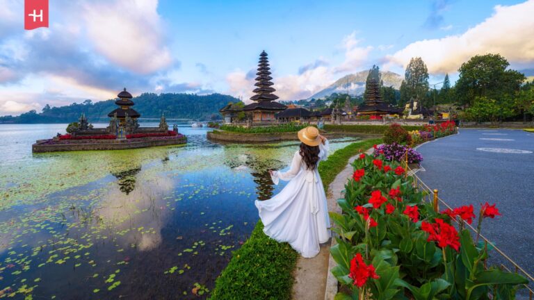 De tempel Pura Ulundanu Bratan op Bali, een van de mooiste eilanden van Indonesiê