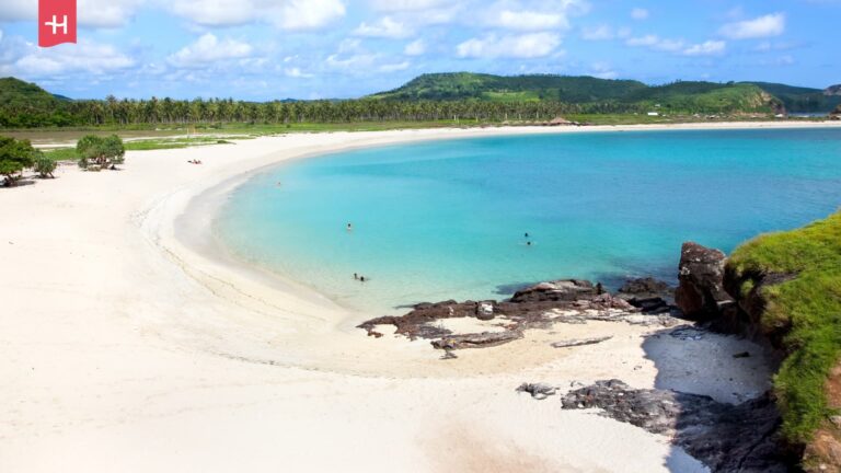 Het strand Long Tanjung Aan op Lombok