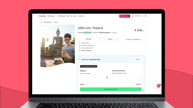 Holafly-productpagina voor een eSIM voor Thailand met onbeperkte data en een reiziger die een telefoon gebruikt bij een Boeddhabeeld.