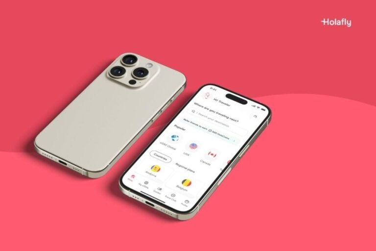 iPhone med en Holafly-app på skærmen