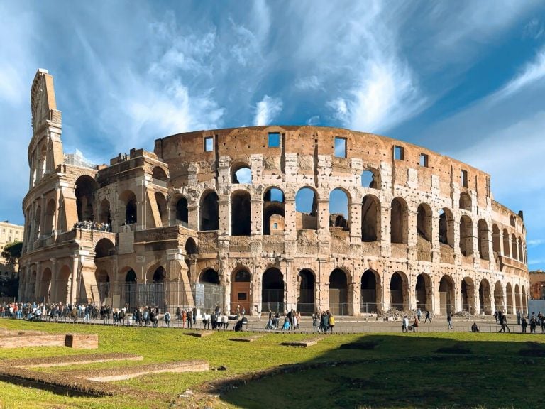 コロッセオ ローマ 観光スポット イタリア 旅行 Holafly 海外eSIM オラフライ