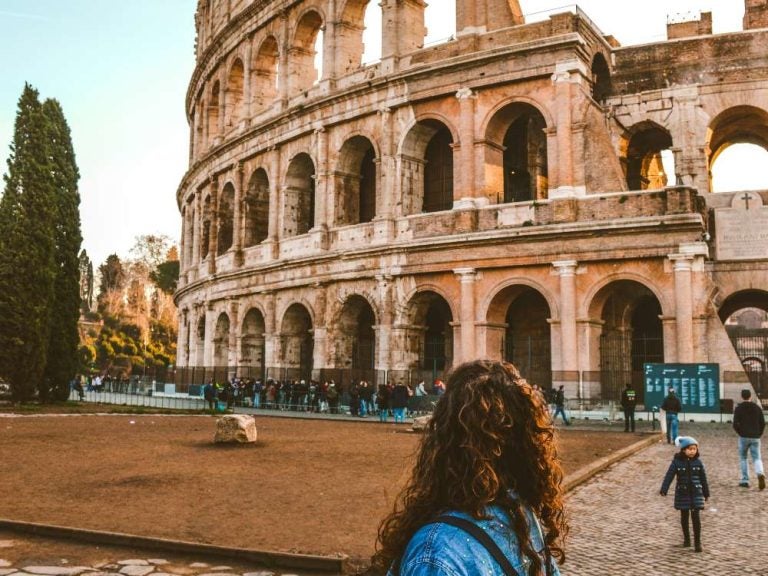 コロッセオ イタリア 旅行 観光スポット おすすめ Holafly eSIM オラフライ