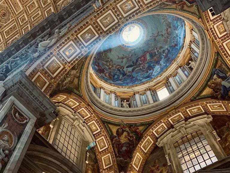 パンテオン オクルス ローマ イタリア 旅行 観光スポット おすすめ Holafly 海外eSIM オラフライ