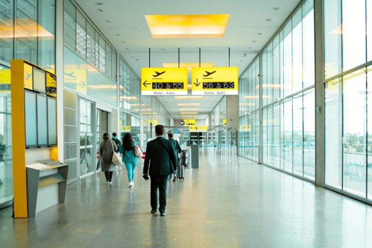 フランス 空港内 入国審査