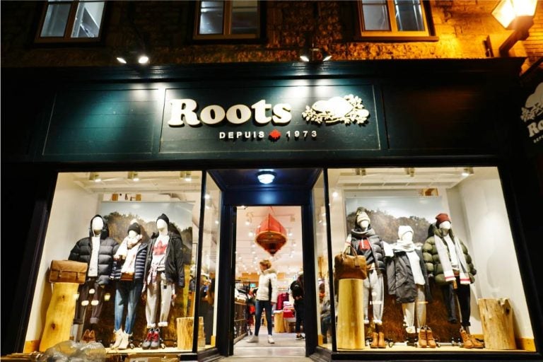 ルーツストアの店頭ディスプレイとマネキン