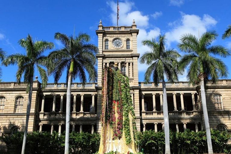 ハワイの定番観光地 カメハメハ大王像