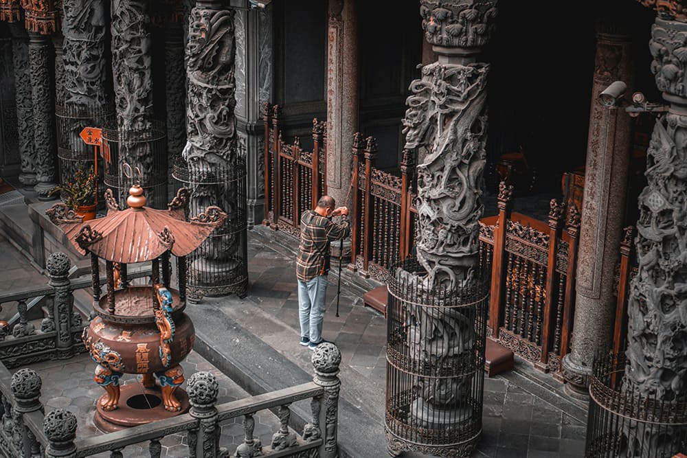 9-longshan-temple-taipei.jpg