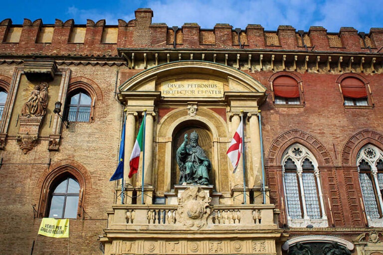 エンツォ王宮の外観