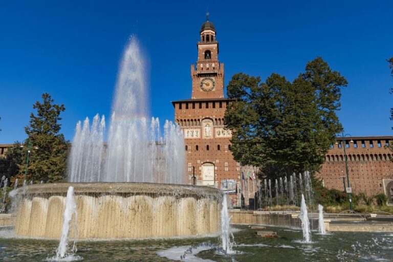 ミラノのスフォルツェスコ城の外観