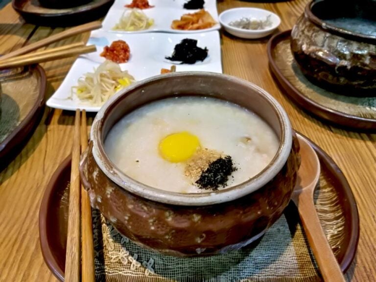 韓国の伝統的な健康食「アワビ粥（チョンボクチュク）」