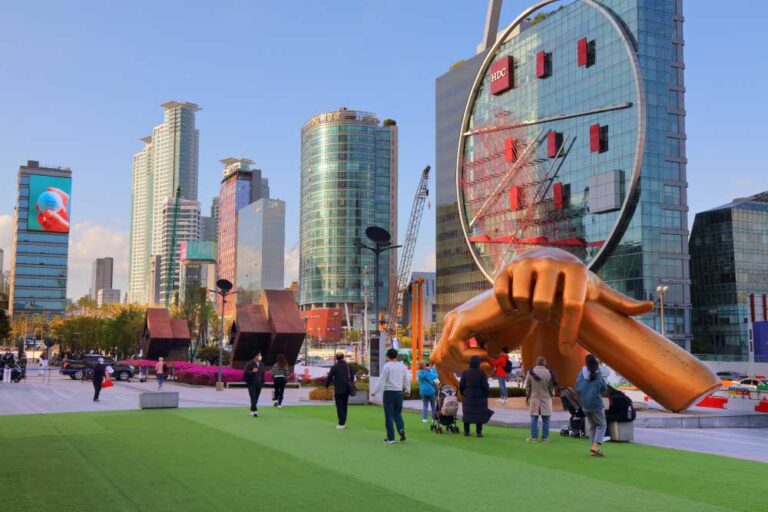 韓国・ソウルの江南（Gangnam）エリアにある「江南スタイル（Gangnam Style）」のモニュメント。
