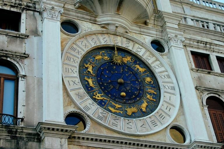 イタリアのサンマルコ時計塔の写真