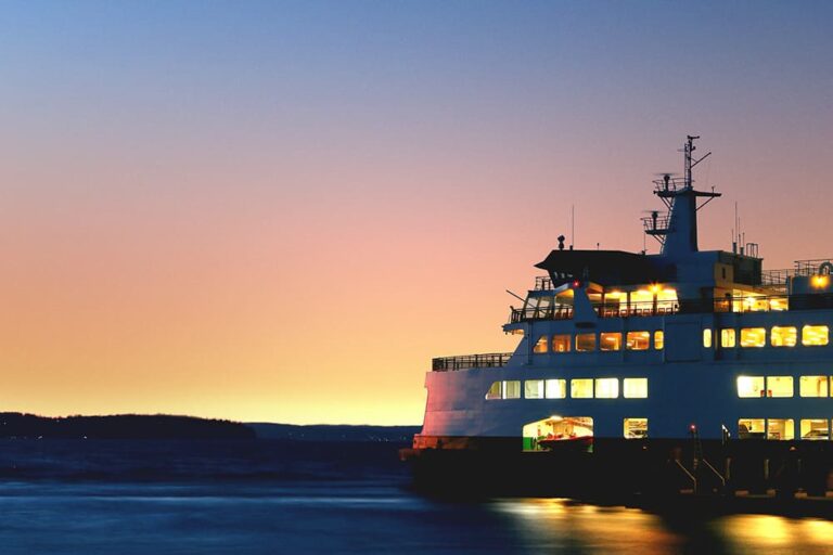 スペインからモロッコへ向かうフェリーの写真