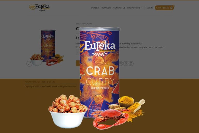 Eurekaのクラブカレーフレーバーのポップコーン缶と盛り付け例(シンガポール限定スナック)