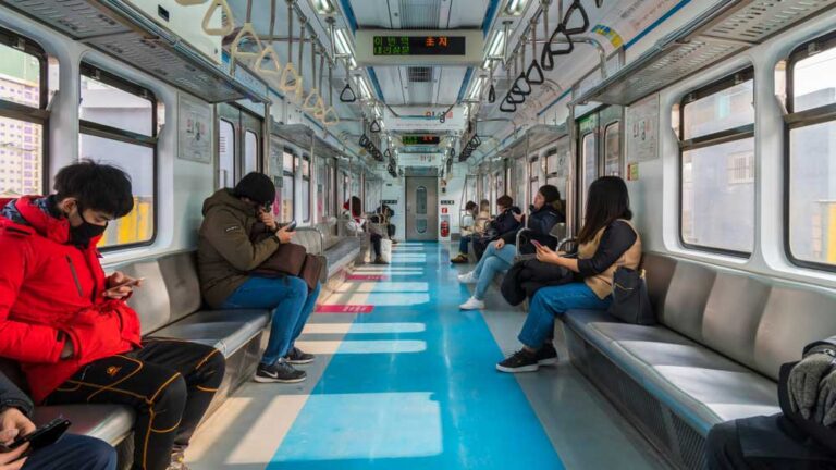 south-korea-subway-interior-passengers.jpg