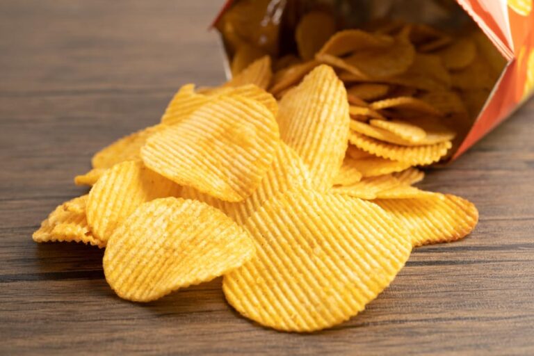 台湾のスーパーで購入できる波型ポテトチップス、お手頃価格でばらまき用土産にもぴったりな定番ローカルスナック
