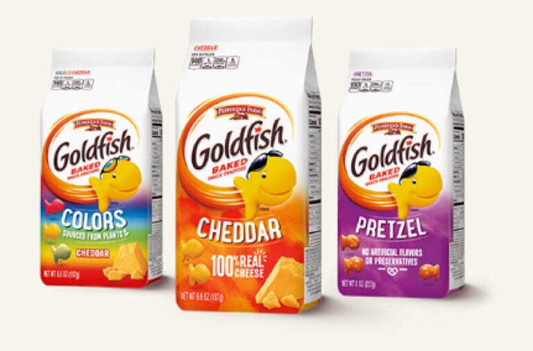 アメリカのお菓子ゴールドフィッシュ、チェダー・プレッツェル・カラフルの3種類のクラッカー