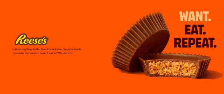 リースのピーナッツバターカップの広告、チョコレートとピーナッツバターの人気お菓子