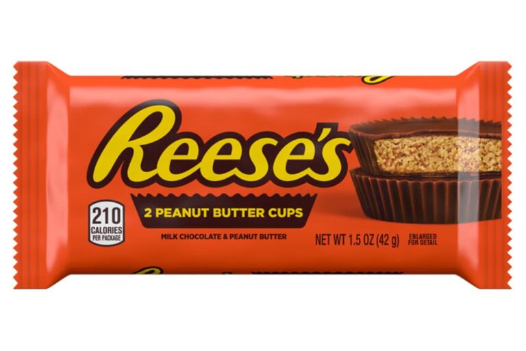 アメリカの定番お土産「リーシーズ」のピーナッツバターカップ2個入りパッケージ
