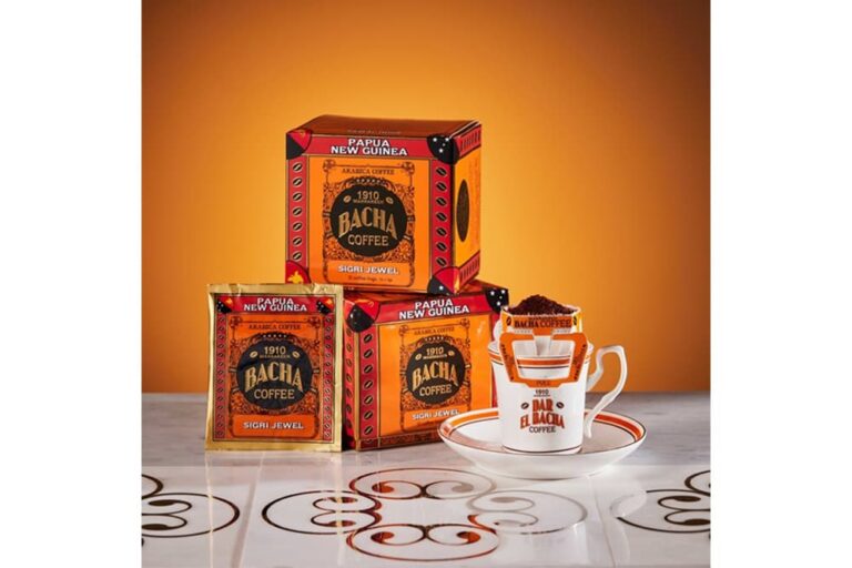 シンガポール発の高級コーヒーブランドBacha Coffeeのギフトボックスとカップのセット