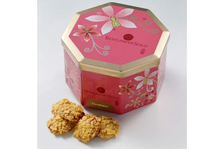 シンガポールの人気菓子店Bengawan Soloの花柄缶入りコーンフレーククッキー