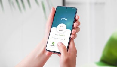 VPN接続中のスマートフォン画面。中国でVPNを使って快適にネット通信するイメージ
