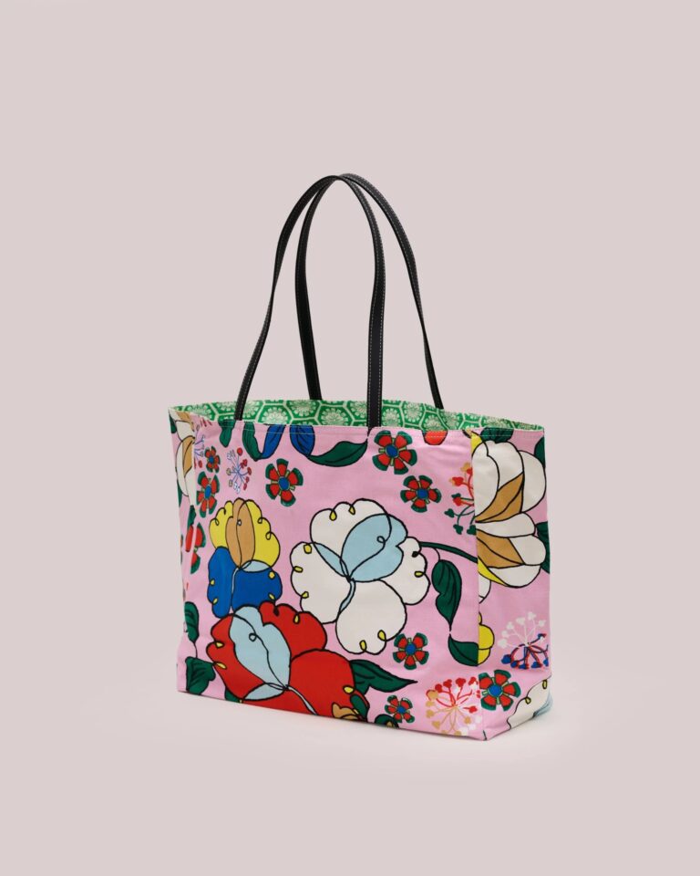 マレーシア発Nala Designsのカラフルな花柄リバーシブルトートバッグ