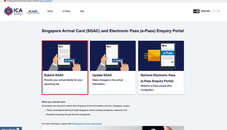 シンガポールICA公式サイトのSGAC申請ポータル画面。左端の「Submit SGAC」ボタンが赤枠で強調されている