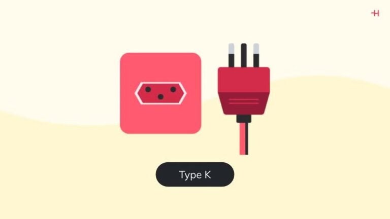 デンマークで使用されるKタイプのコンセントと変換プラグ