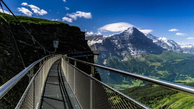 瑞士自駕路線：格林德瓦