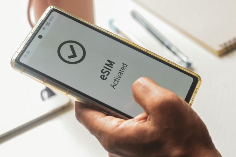 支援 eSIM 的 Android 裝置列表