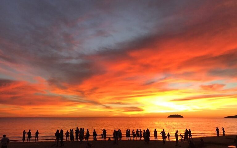 沙巴自由行景點:丹絨亞路海灘(Tanjung Aru Beach)