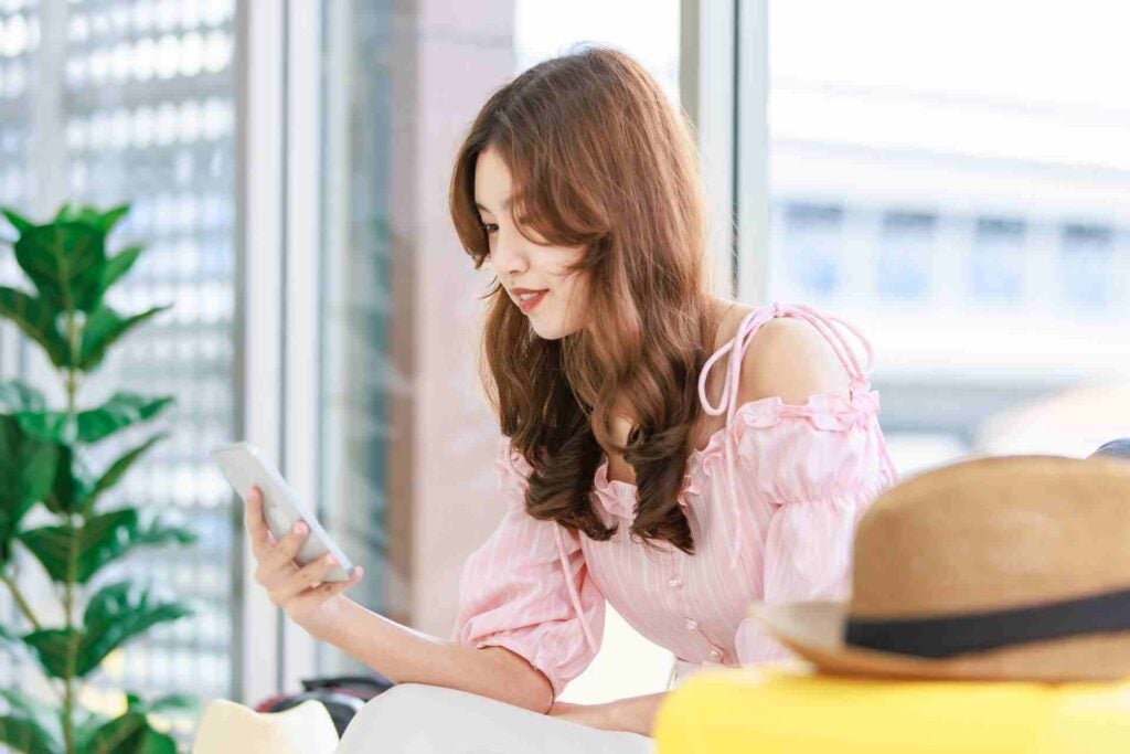 在机场激活欧洲 eSIM