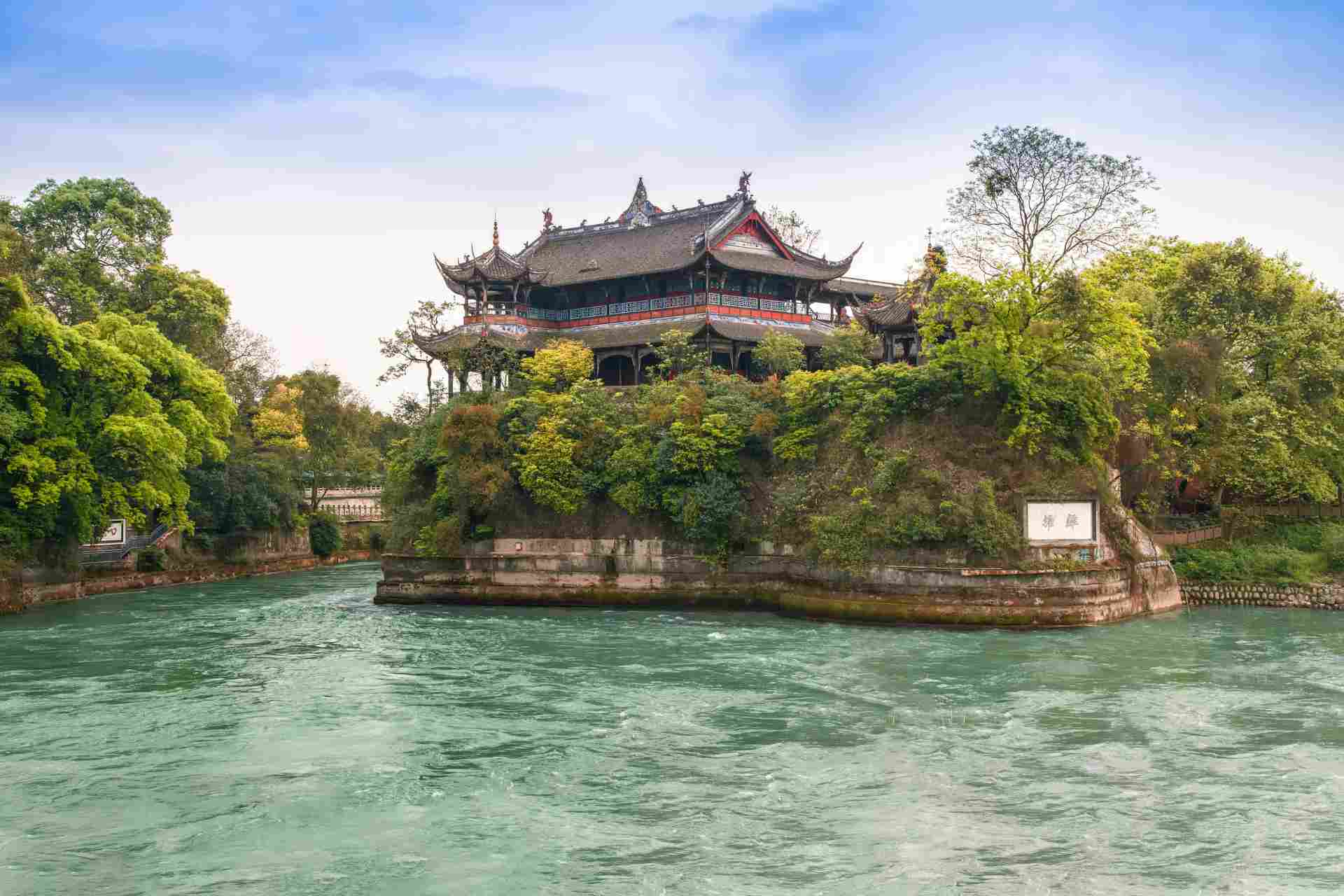 成都必去景点 TOP10:2026 最新打卡清单,附美食+住宿+上网攻略 - Holafly