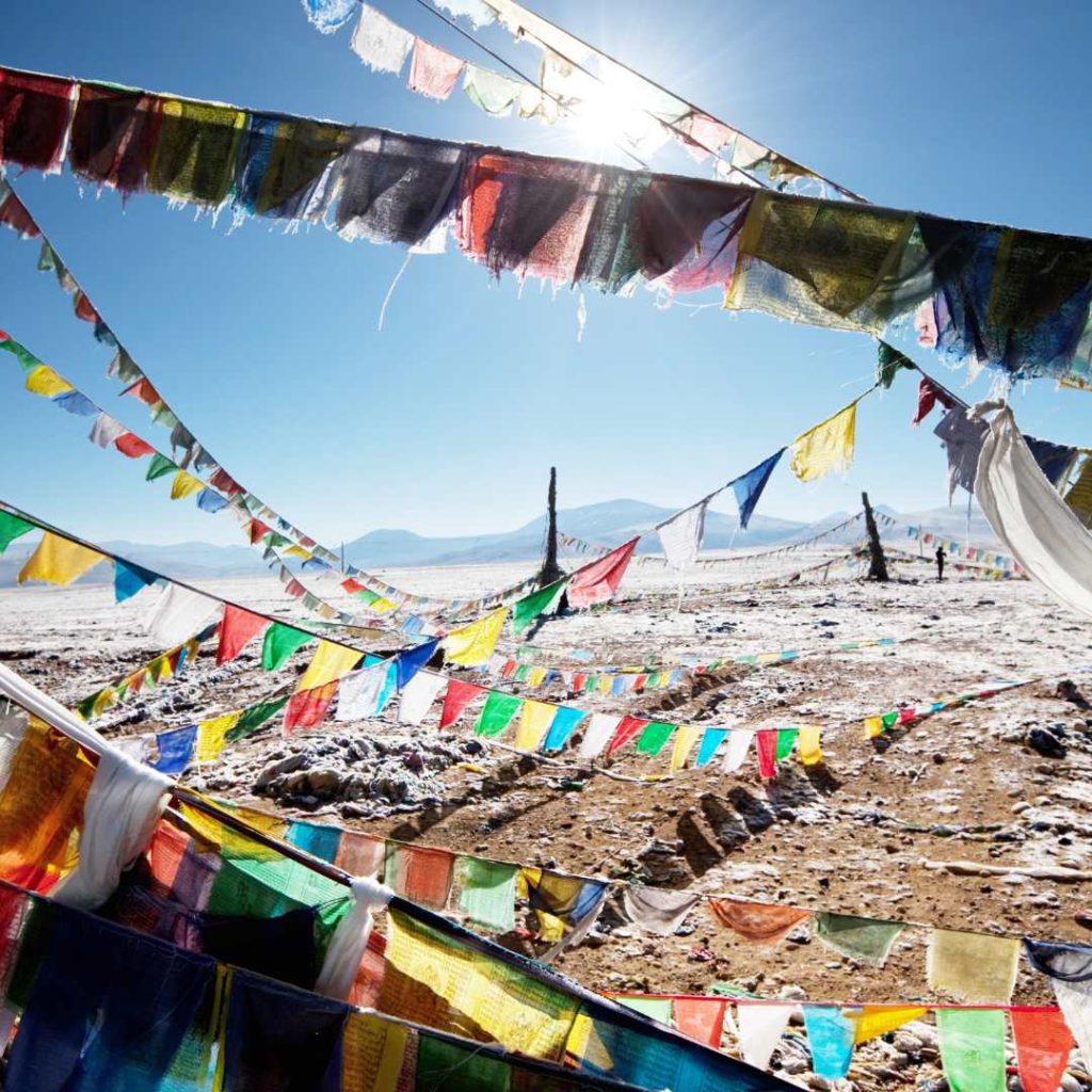 西藏旅游：徒步行山