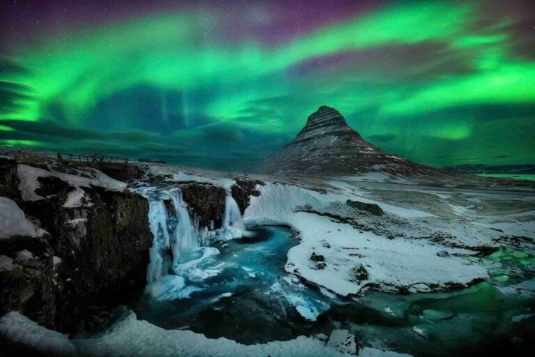 Kirkjufell 极光