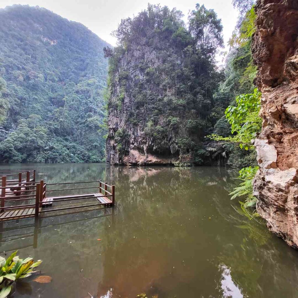 怡保旅游景点：怡保镜湖