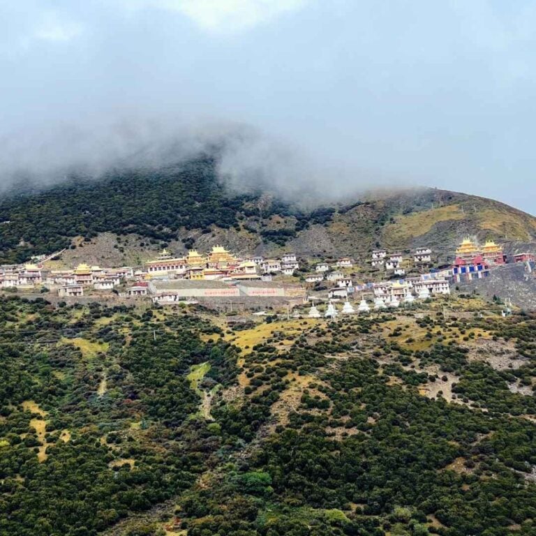 稻城亚的旅游:热乌寺