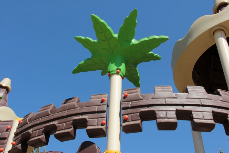 乐高乐园（Legoland）棕榈树造型游乐设施