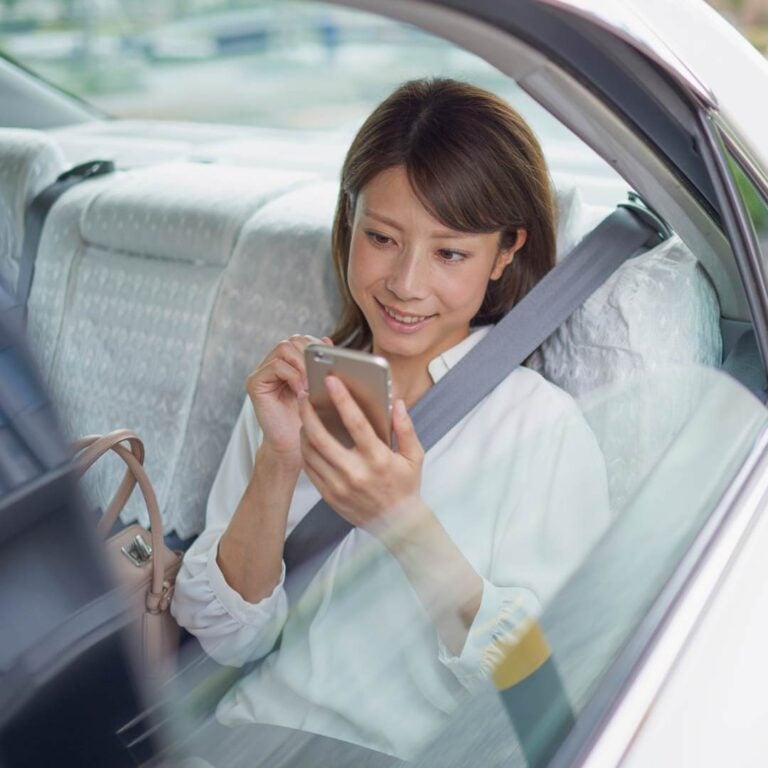 用eSIM预定网约车