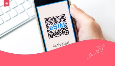 Airalo incelemesi hakkındaki bir makale için öne çıkan görsel olarak ekranda "eSIM etkinleştirildi" yazılı telefon