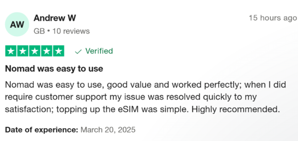 Skjermbilde av en Nomad-anmeldelse på Trustpilot fra en bruker som sier de var fornøyd med tjenesten og kundestøtten